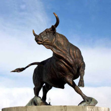 European style outdoor large decoration cast metal bronze bull sculpture